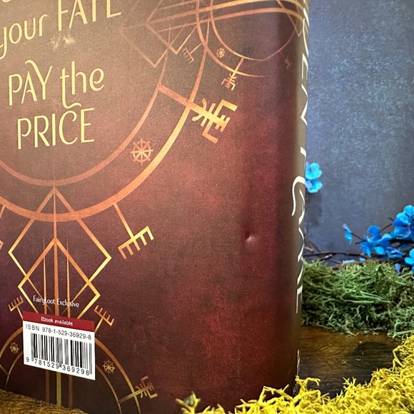 FairyLoot February 2021 This Golden Flame by Emily Victoria - Picture 5 of 8